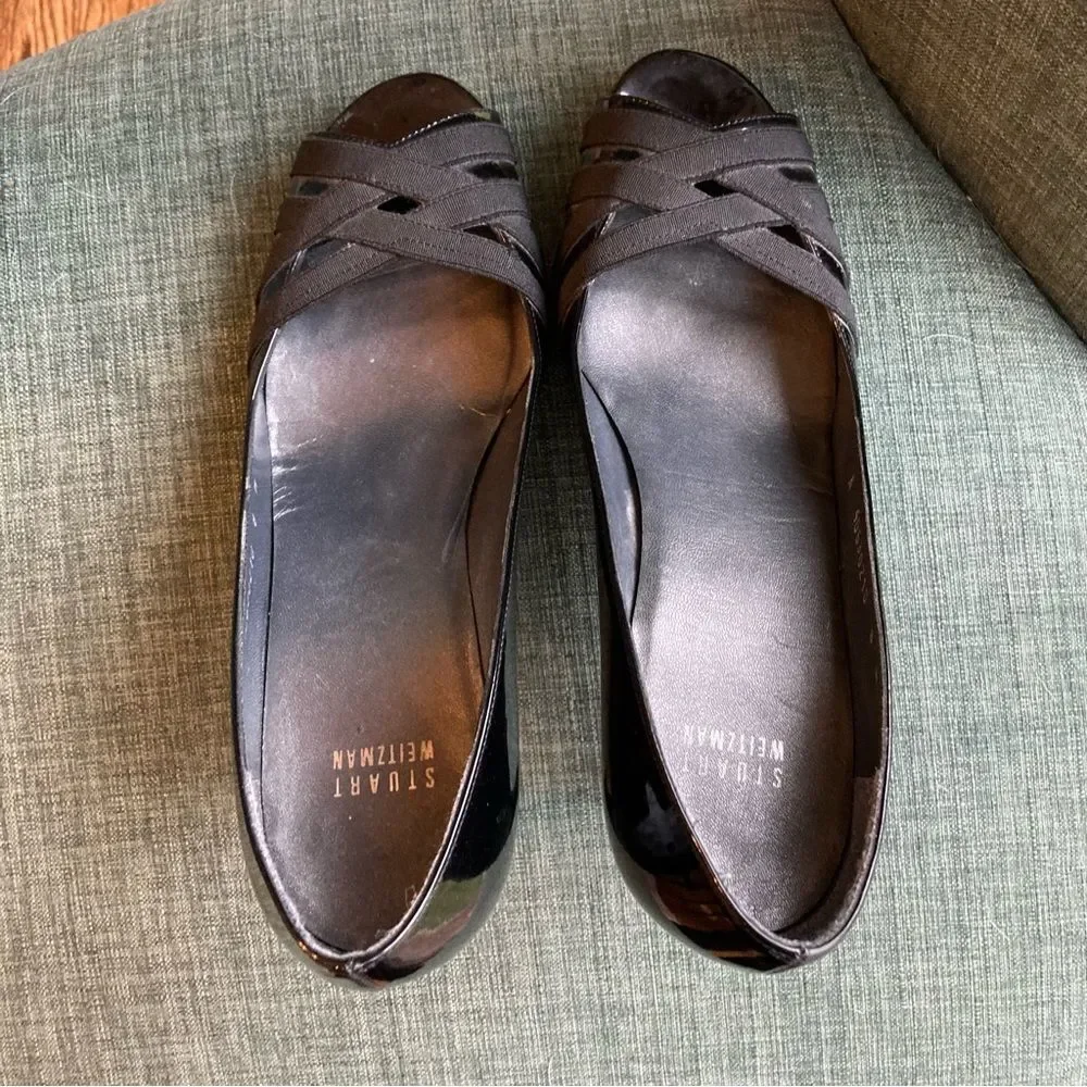 Stuart Weizman Women’s patient leather peep toe black heels size 8. EUC!